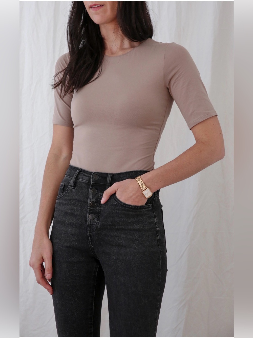 Everlane taupe short-sleeve crew neck bodysuit L